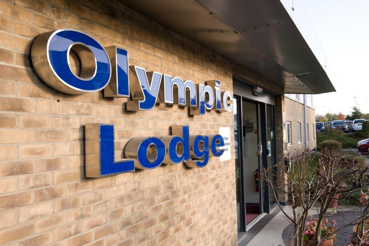 The Olympic Lodge Aylesbury  Exterior photo